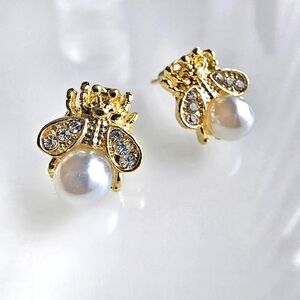 Gold, pearl, and crystal bee / insect stud pierced fashion earrings. Nwot
